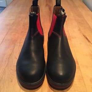 Mens Blundstone Boots. Size 11. Excellent condition!